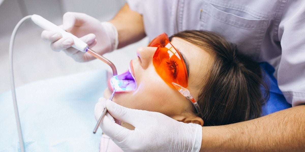 Aclaramiento-dental-indicado-por-odontólogo