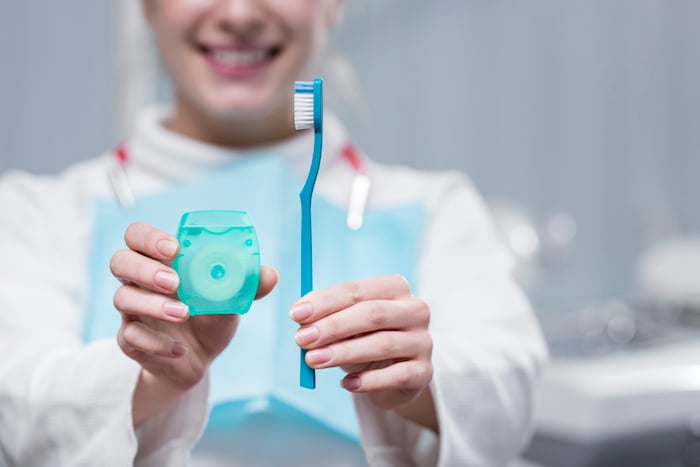 ¿Glositis o limpieza dental?