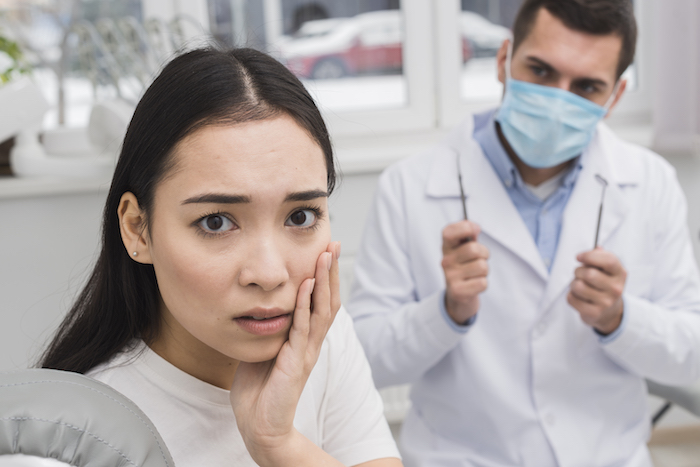 7 señales de que sufres de periodontitis